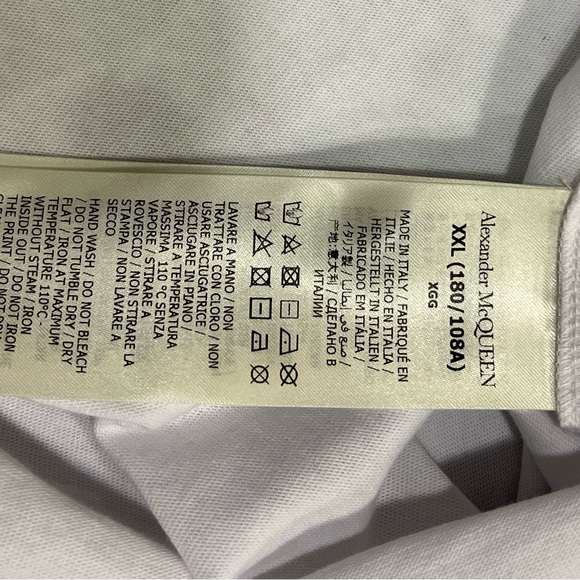 Alexander McQUEEN Oversized T-Shirt. - Picture 3 of 7